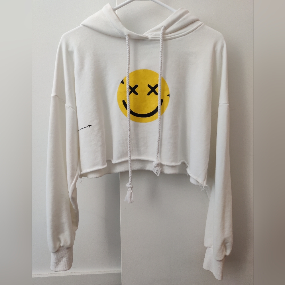 White smile face cropped hoodie